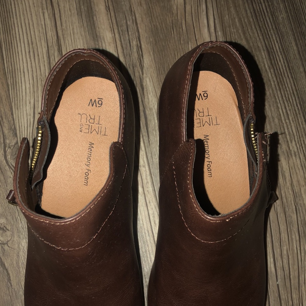 Booties - Picture 3 of 4